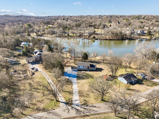 1795 Needmore Rd, Old Hickory, TN 37138