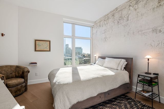 100 Lovejoy Wharf PH-3C, Boston, MA 02114