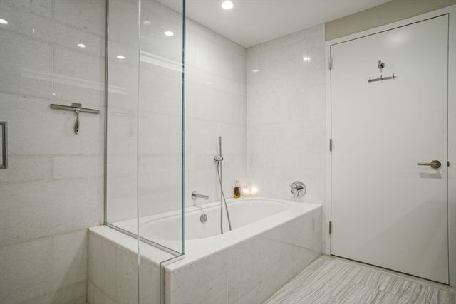 100 Lovejoy Wharf PH-3C, Boston, MA 02114