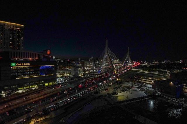 100 Lovejoy Wharf PH-3C, Boston, MA 02114