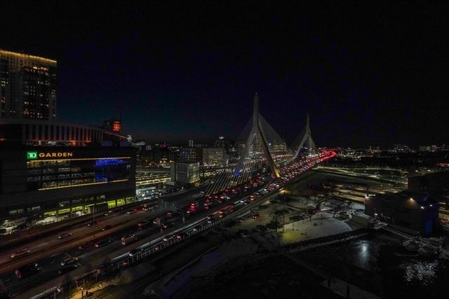 100 Lovejoy Wharf PH-3C, Boston, MA 02114