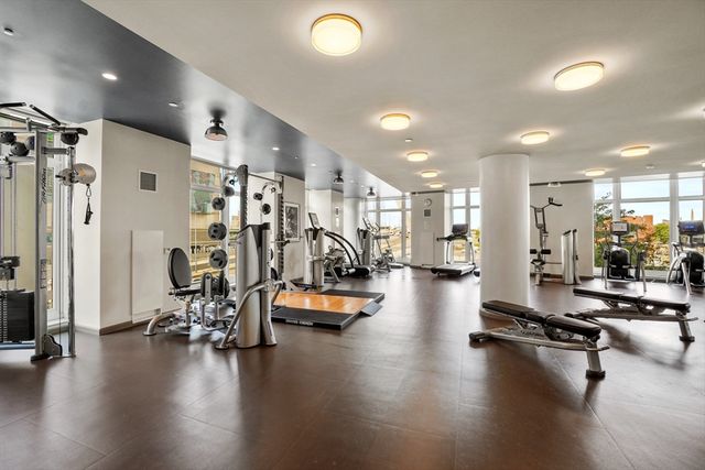 100 Lovejoy Wharf PH-3C, Boston, MA 02114