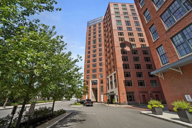100 Lovejoy Wharf PH-3C, Boston, MA 02114