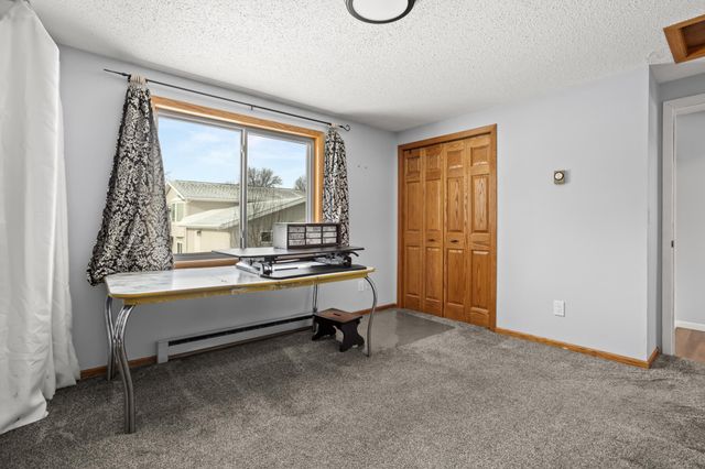 2801 22nd Street S, Fargo, ND 58103