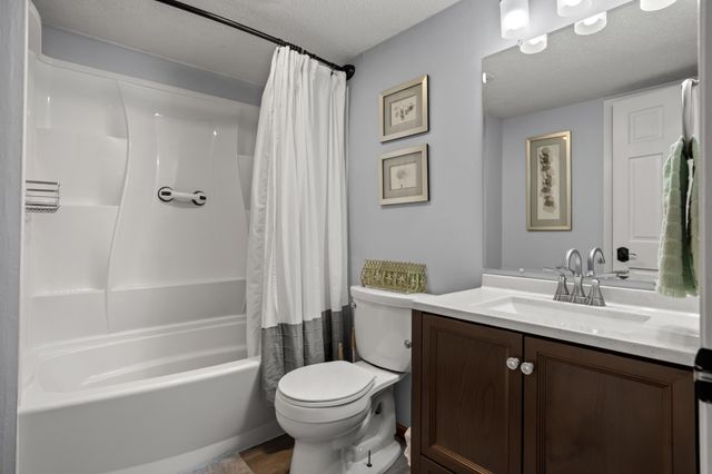 2801 22nd Street S, Fargo, ND 58103