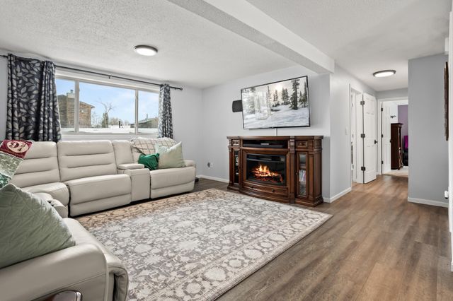 2801 22nd Street S, Fargo, ND 58103