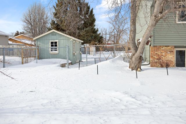 2801 22nd Street S, Fargo, ND 58103