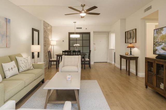 3850 Washington Street 215, Hollywood, FL 33021