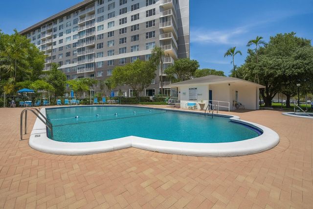 3850 Washington Street 215, Hollywood, FL 33021