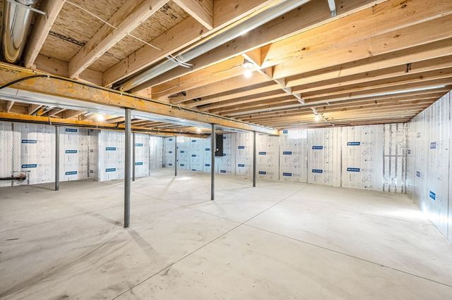 15 High Bluff Rd, Belchertown, MA 01007