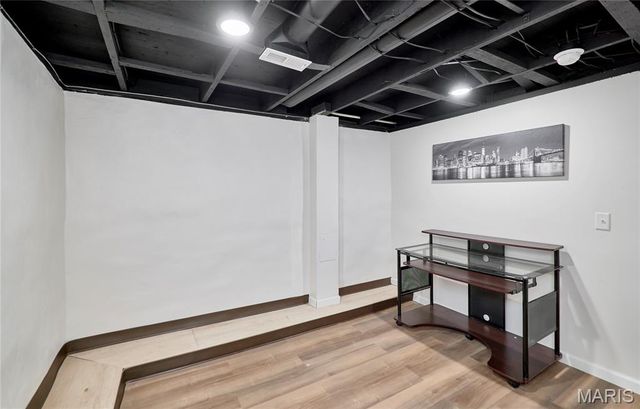 10635 Ridge Avenue, St Louis, MO 63114