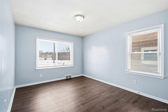 18110 SNOWDEN Street, Detroit, MI 48235