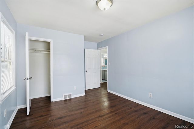 18110 SNOWDEN Street, Detroit, MI 48235