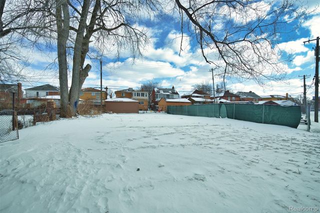 18110 SNOWDEN Street, Detroit, MI 48235