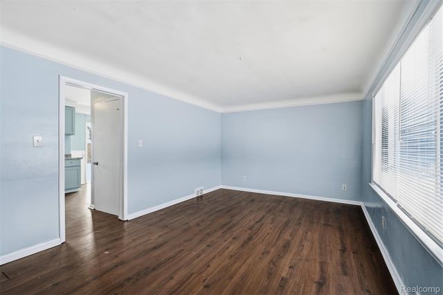 18110 SNOWDEN Street, Detroit, MI 48235