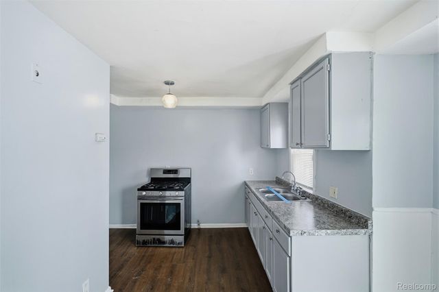 18110 SNOWDEN Street, Detroit, MI 48235