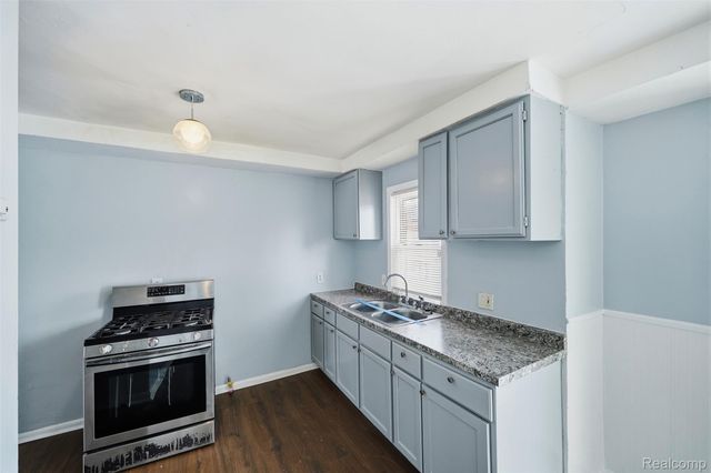 18110 SNOWDEN Street, Detroit, MI 48235