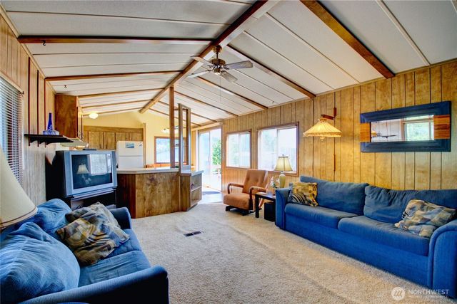2702 Dundee Place, Anacortes, WA 98221