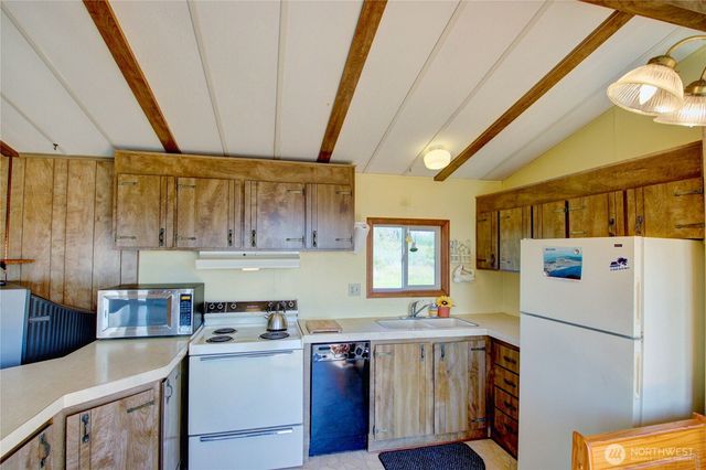 2702 Dundee Place, Anacortes, WA 98221