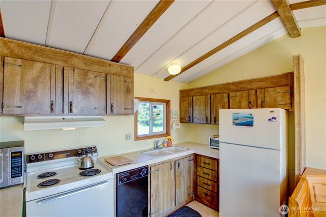2702 Dundee Place, Anacortes, WA 98221