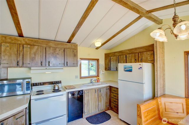 2702 Dundee Place, Anacortes, WA 98221