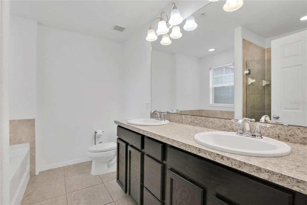 Image 15 of property listing at 4886 MATTEO TRAIL, Orlando, FL 32839