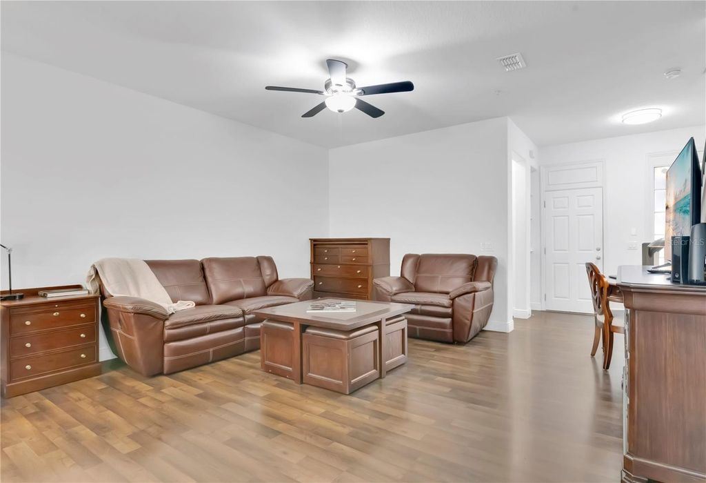 Image 7 of property listing at 4886 MATTEO TRAIL, Orlando, FL 32839