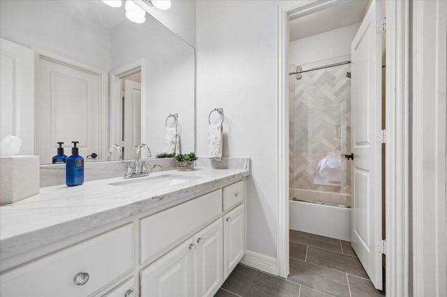 3642 Aberdeen Way, Houston, TX 77025