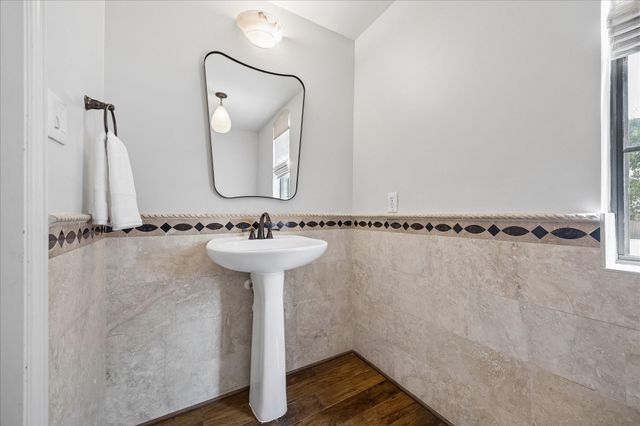 3642 Aberdeen Way, Houston, TX 77025