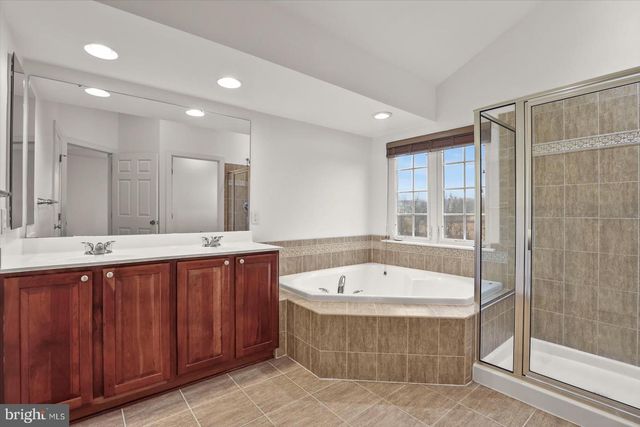 55 CHRISTIANS DR, Hanover, PA 17331