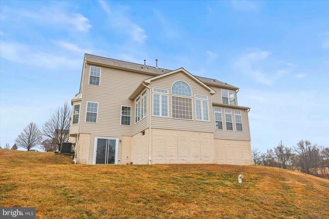 55 CHRISTIANS DR, Hanover, PA 17331
