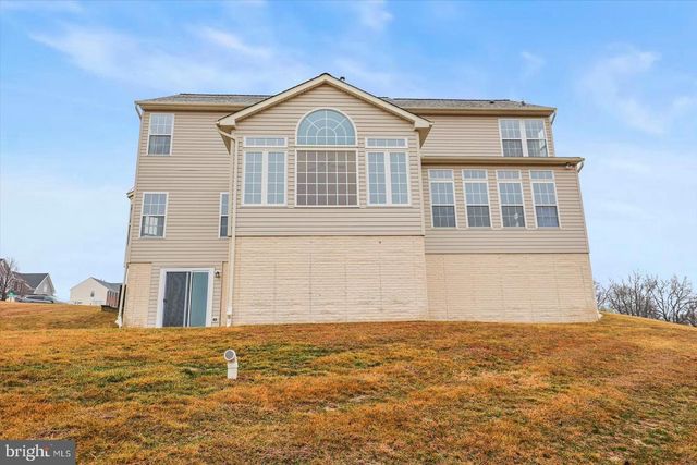 55 CHRISTIANS DR, Hanover, PA 17331