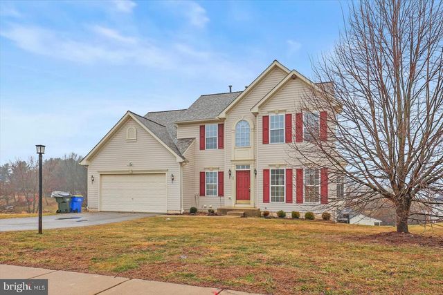 55 CHRISTIANS DR, Hanover, PA 17331