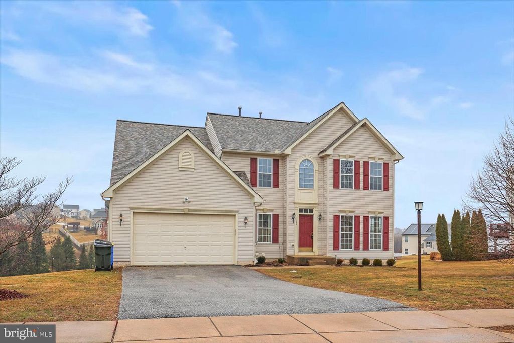 55 CHRISTIANS DR, Hanover, PA 17331