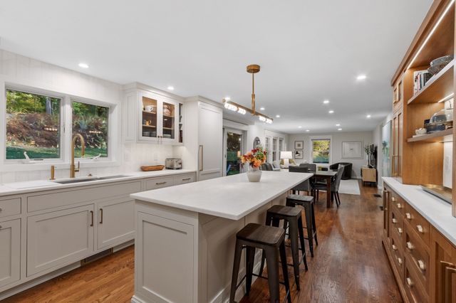 87 Lowell Road, Westford, MA 01886