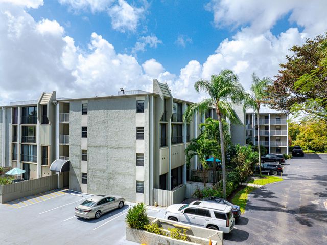 501 SW 11th Place 114, Boca Raton, FL 33432