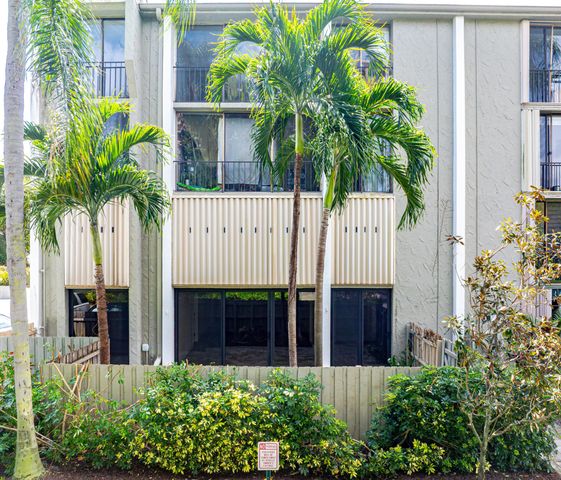 501 SW 11th Place 114, Boca Raton, FL 33432