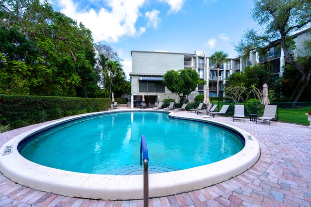 501 SW 11th Place 114, Boca Raton, FL 33432