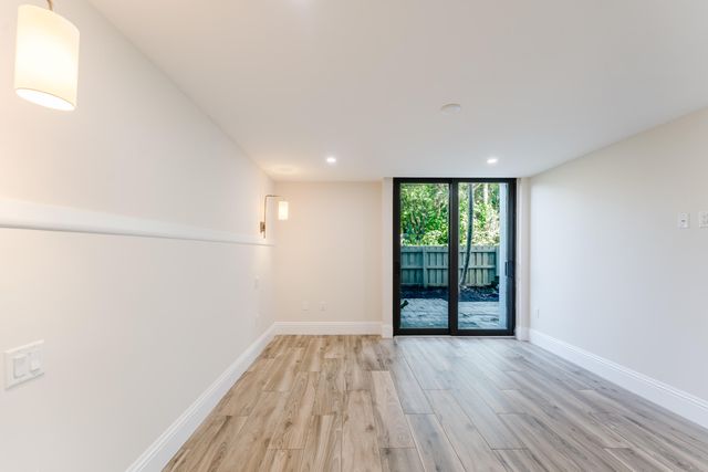 501 SW 11th Place 114, Boca Raton, FL 33432