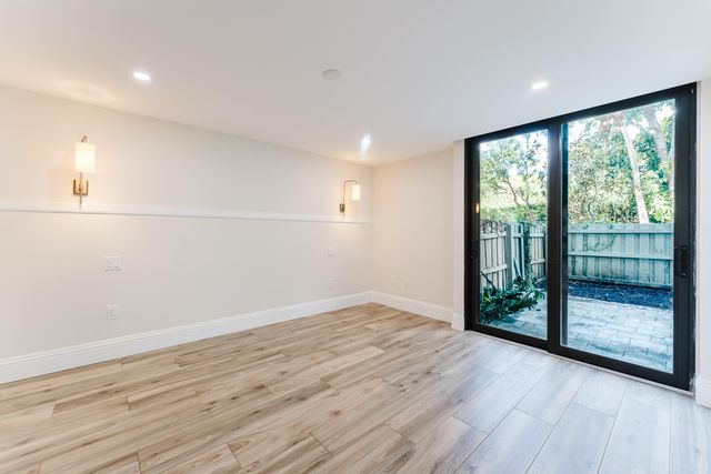 501 SW 11th Place 114, Boca Raton, FL 33432