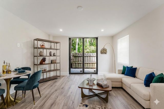 501 SW 11th Place 114, Boca Raton, FL 33432