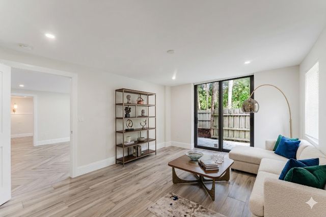 501 SW 11th Place 114, Boca Raton, FL 33432