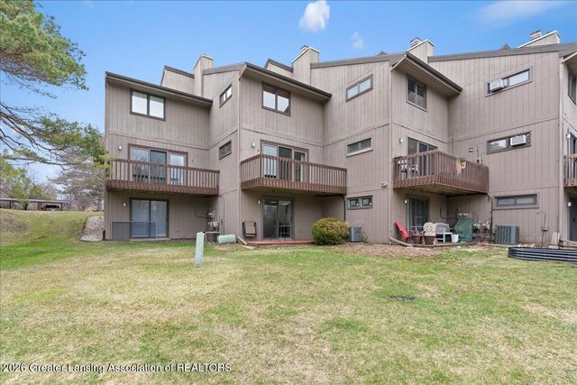 5427 Wild Oak Drive, East Lansing, MI 48823