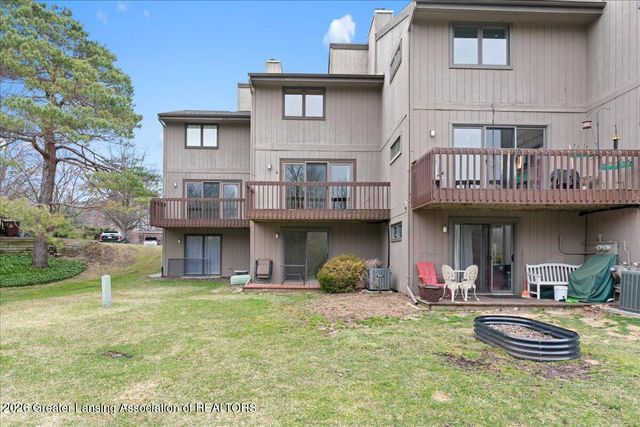 5427 Wild Oak Drive, East Lansing, MI 48823