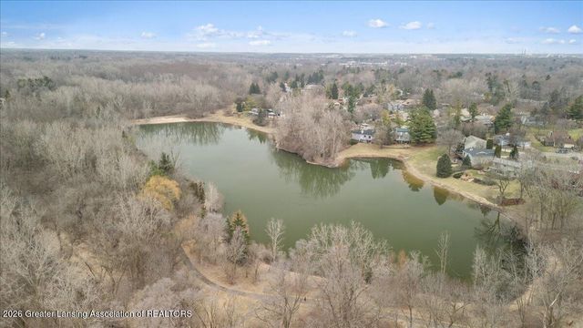 5427 Wild Oak Drive, East Lansing, MI 48823