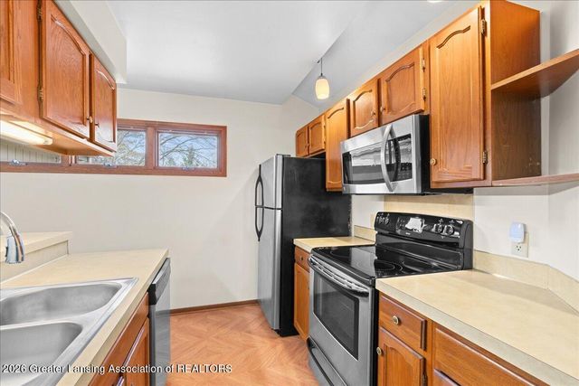 5427 Wild Oak Drive, East Lansing, MI 48823