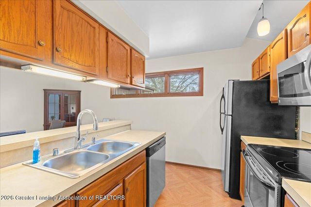 5427 Wild Oak Drive, East Lansing, MI 48823