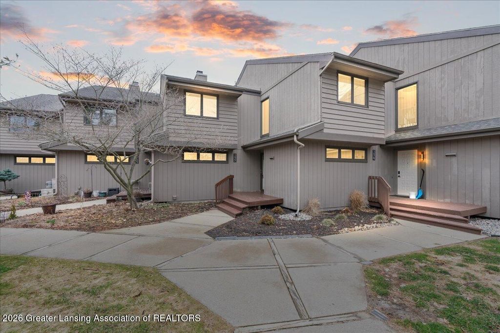 5427 Wild Oak Drive, East Lansing, MI 48823