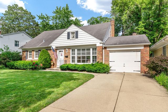 915 N Pine Avenue, Arlington Heights, IL 60004