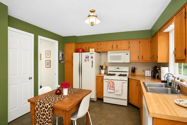 915 N Pine Avenue, Arlington Heights, IL 60004